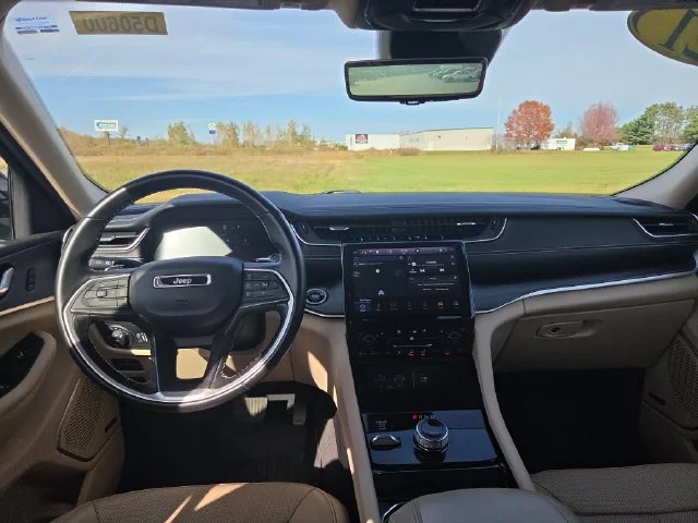 Used 2021 White Jeep Limited 4x4 image 14
