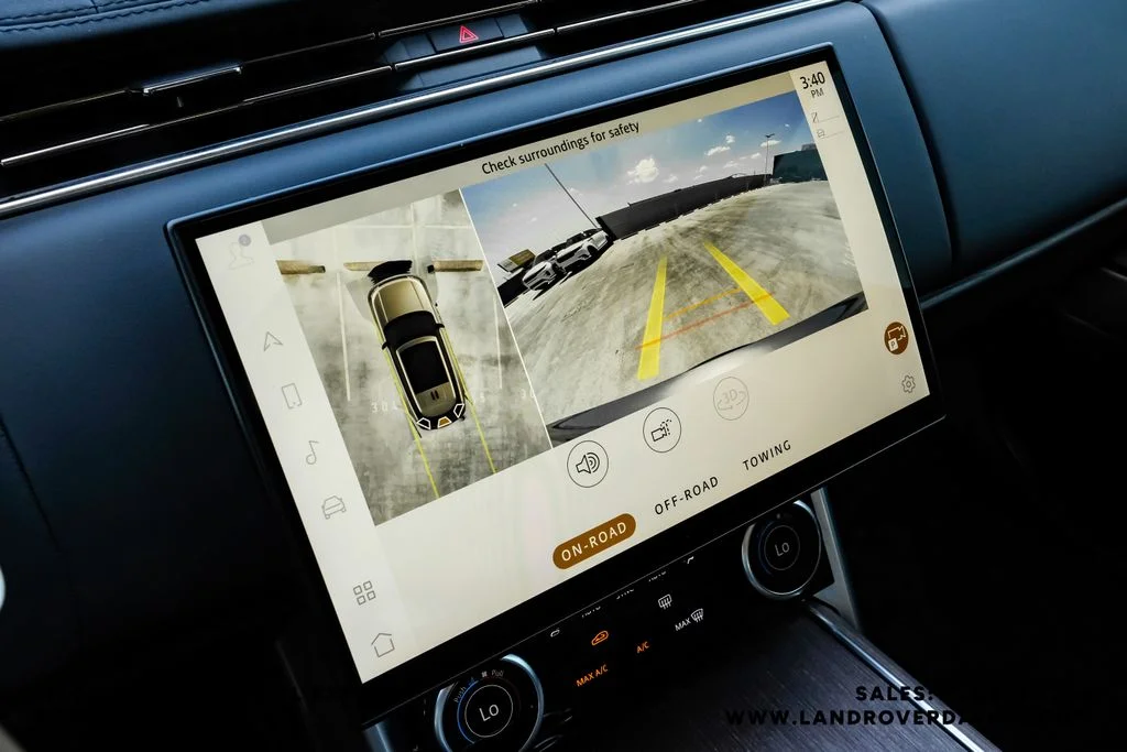 Used 2023 Grey Land Rover SE image 20