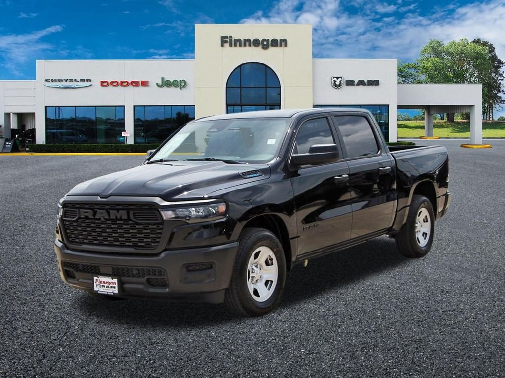 New 2026 Diamond Black Crystal Pearl-Coat Exterior Paint RAM Tradesman image 3
