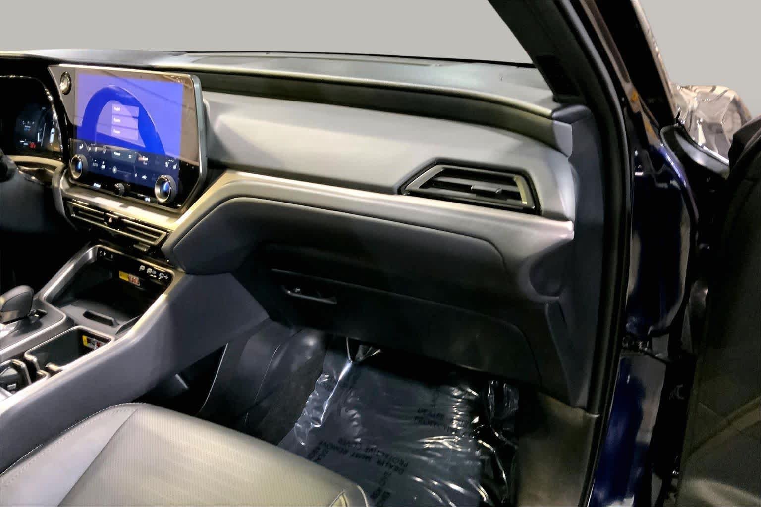 Used 2025 Nightfall Mica Lexus Premium image 19