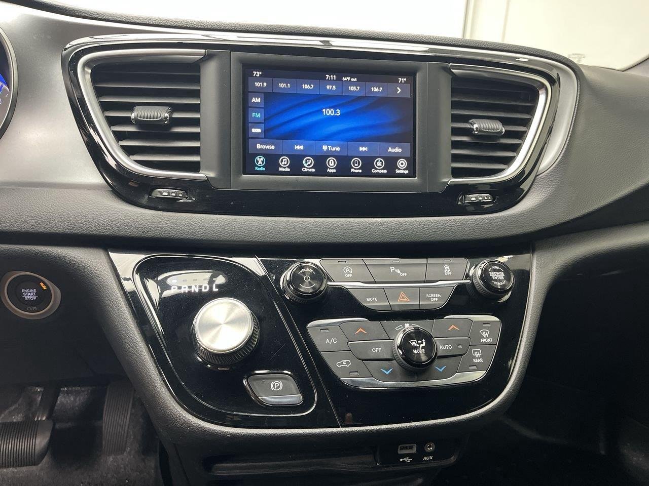 Used 2018 Brilliant Black Crystal Pearlcoat Chrysler Touring Plus image 17