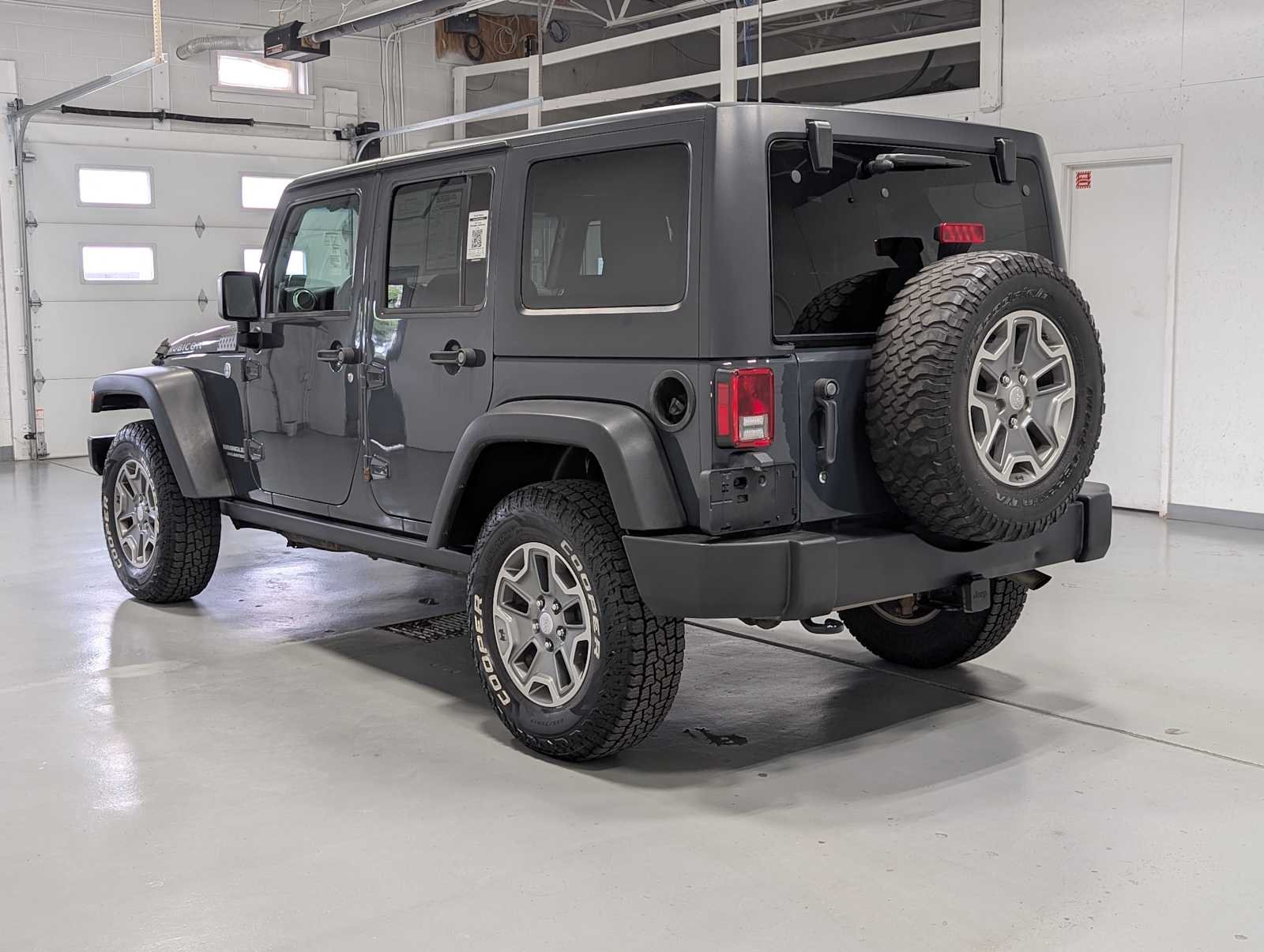 Used 2017 Rhino Clearcoat Jeep Rubicon image 10