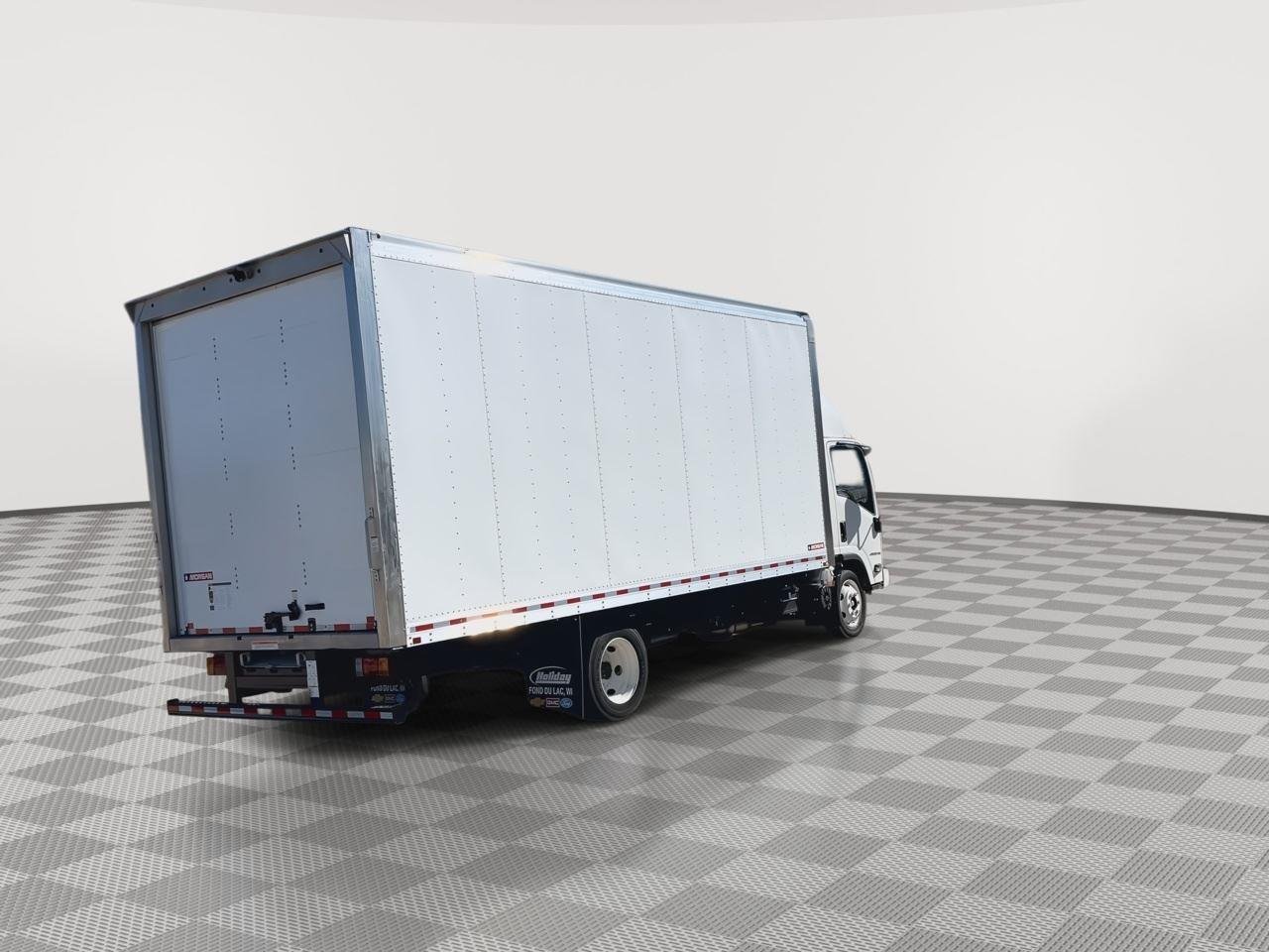 New 2024 Arc White Chevrolet  image 29