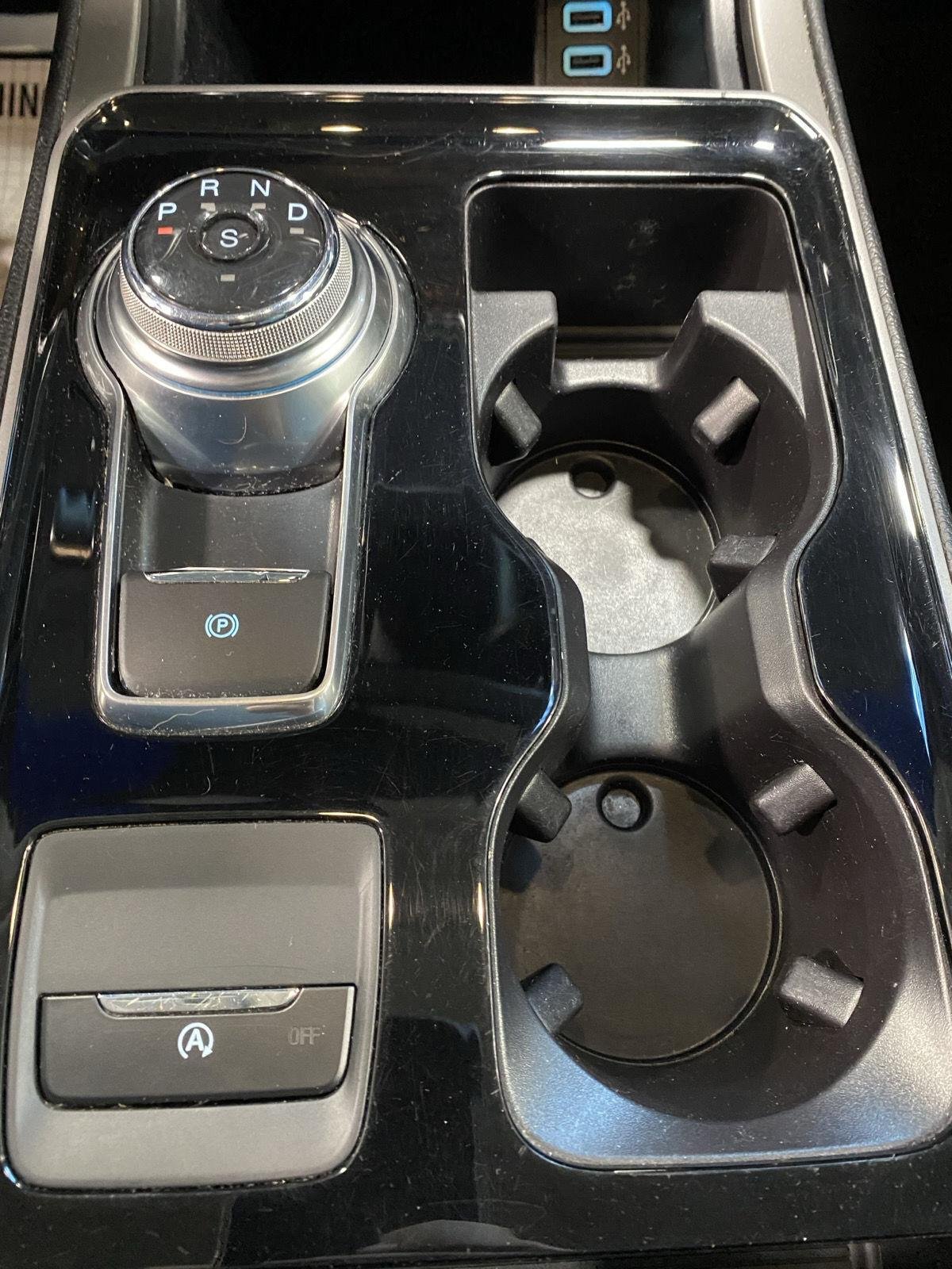 Used 2019 White Platinum Metallic Tri-Coat Ford SEL image 29