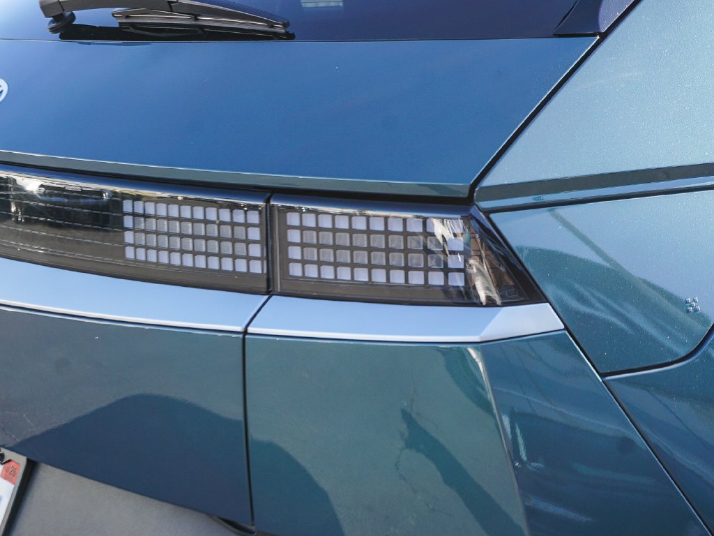 Used 2026 Green Hyundai SE Standard Range image 8