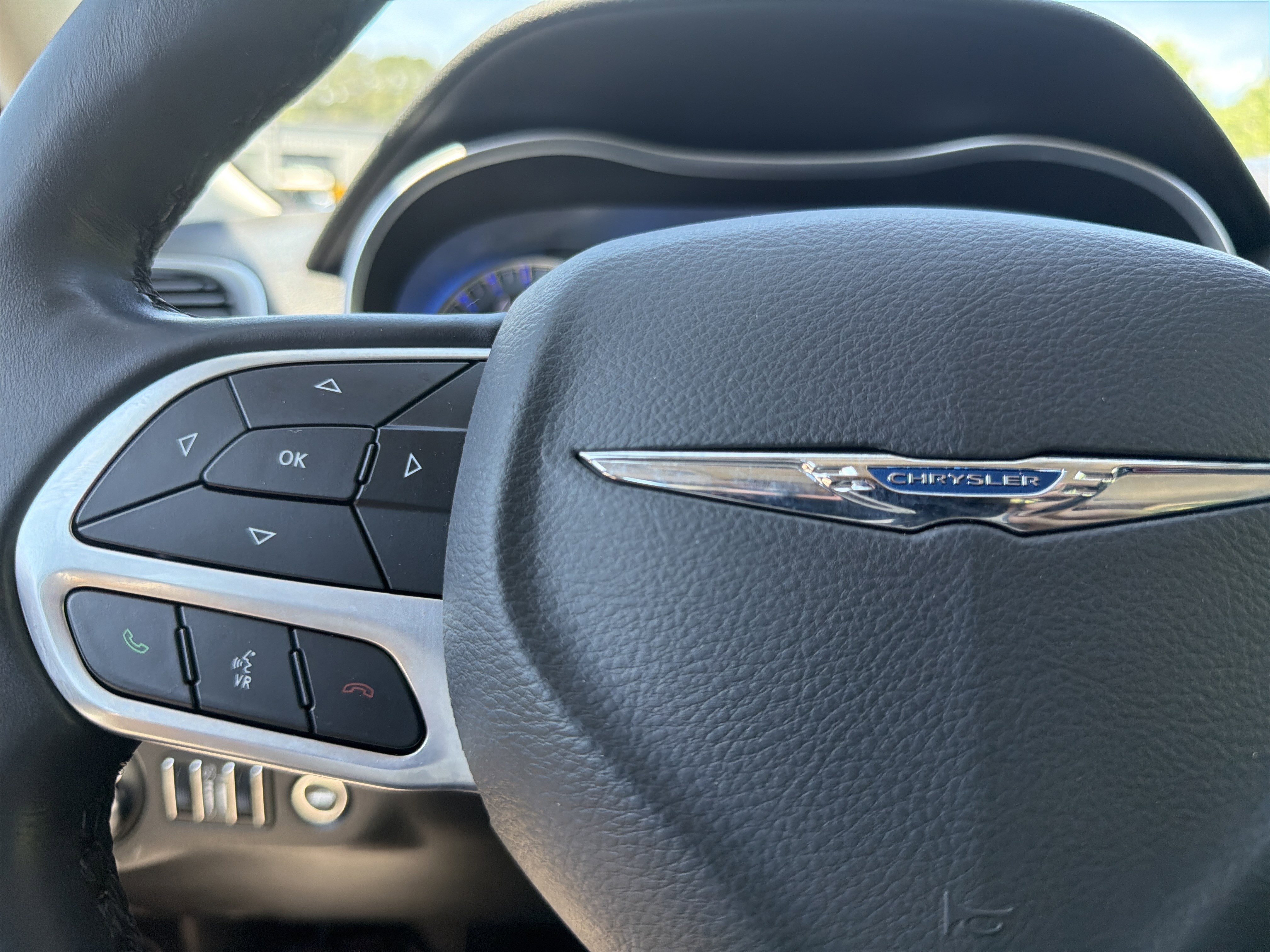 2022 Chrysler 300 Touring - Photo 26