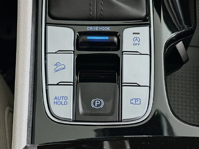 New 2026 Black Hyundai SEL image 18