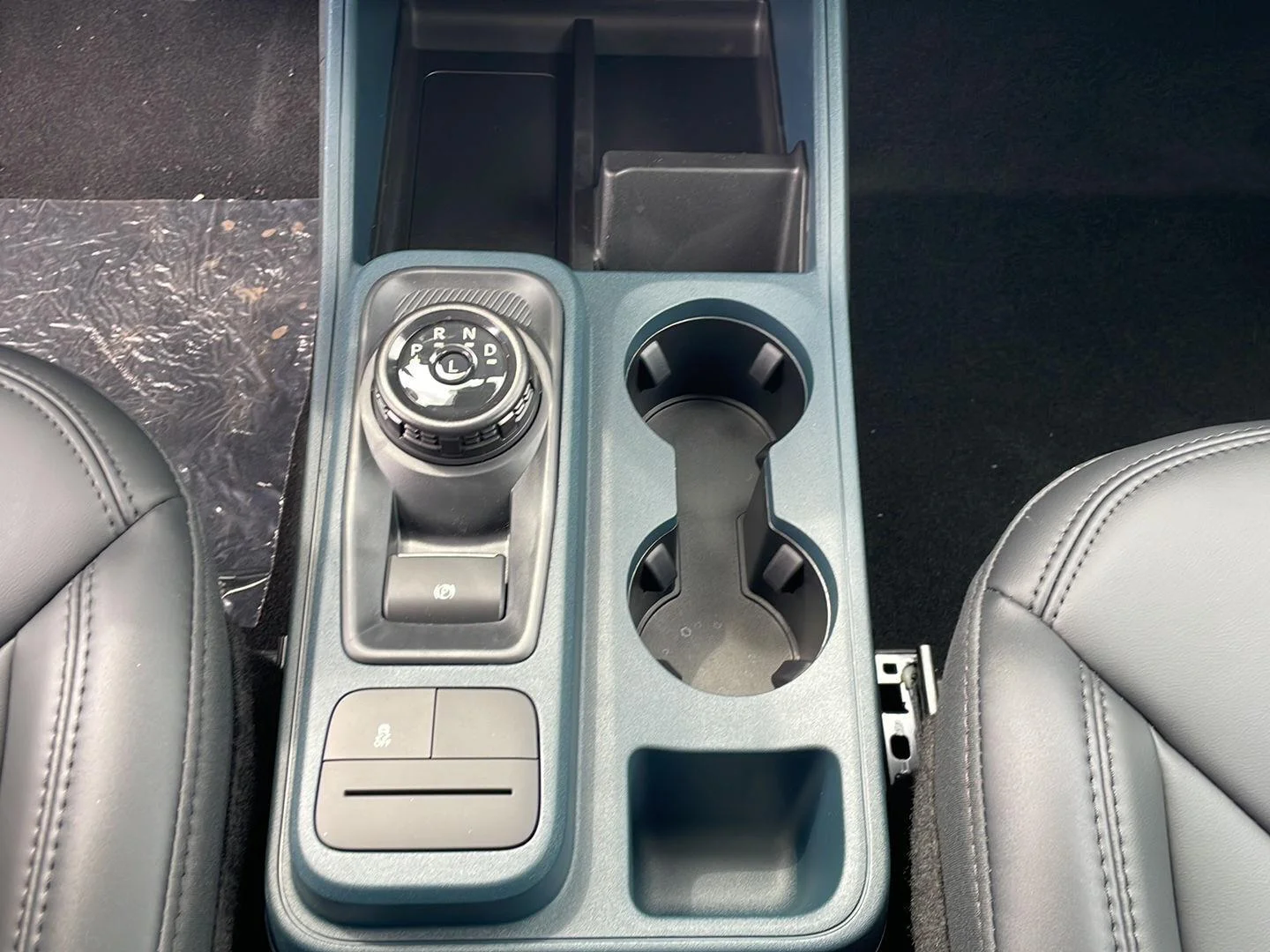 New 2026 Carbonized Gray Metallic Ford LARIAT image 19