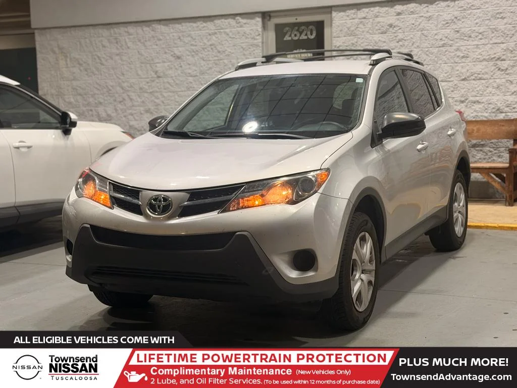 2015 Toyota RAV4 LE's photo
