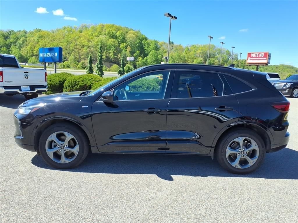 Used 2024 Black Metallic Ford ST-Line Select image 2