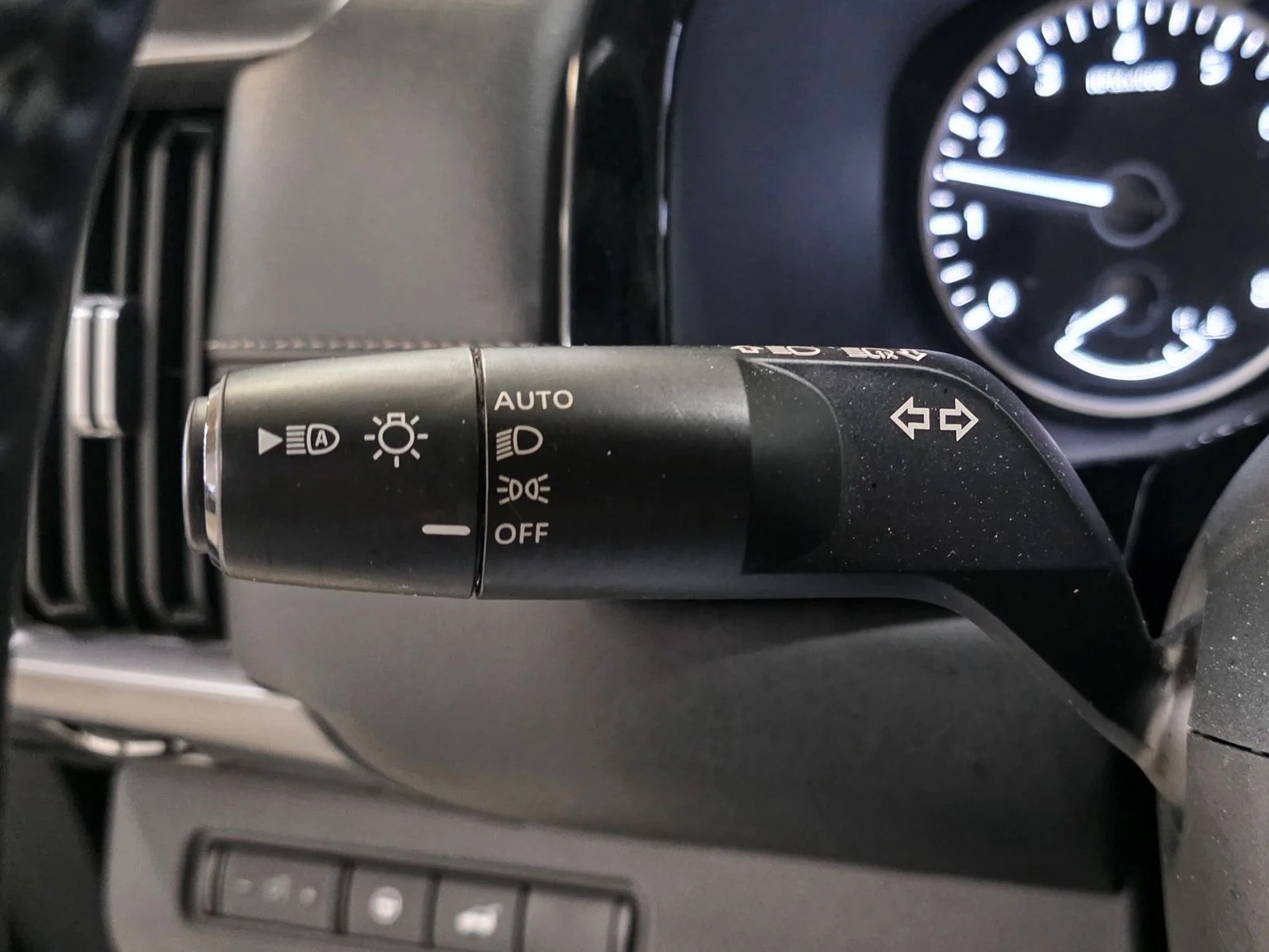 Used 2023 Black Nissan SL image 35