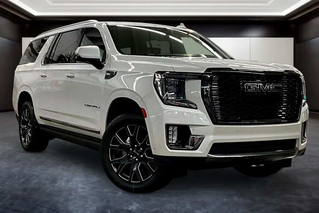 2024 GMC Yukon Denali Ultimate AWD's photo
