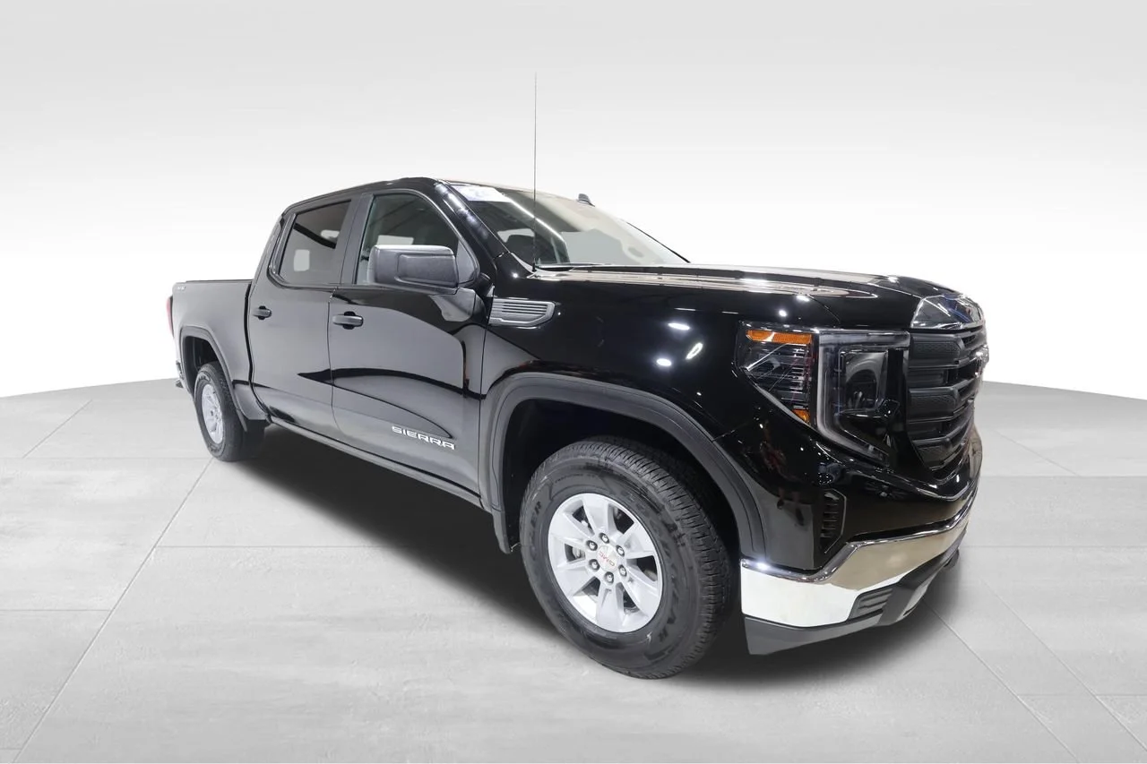 Used 2024 Onyx Black GMC Pro image 6