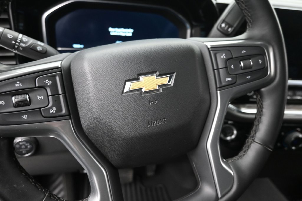 Used 2025 White Chevrolet LTZ image 17