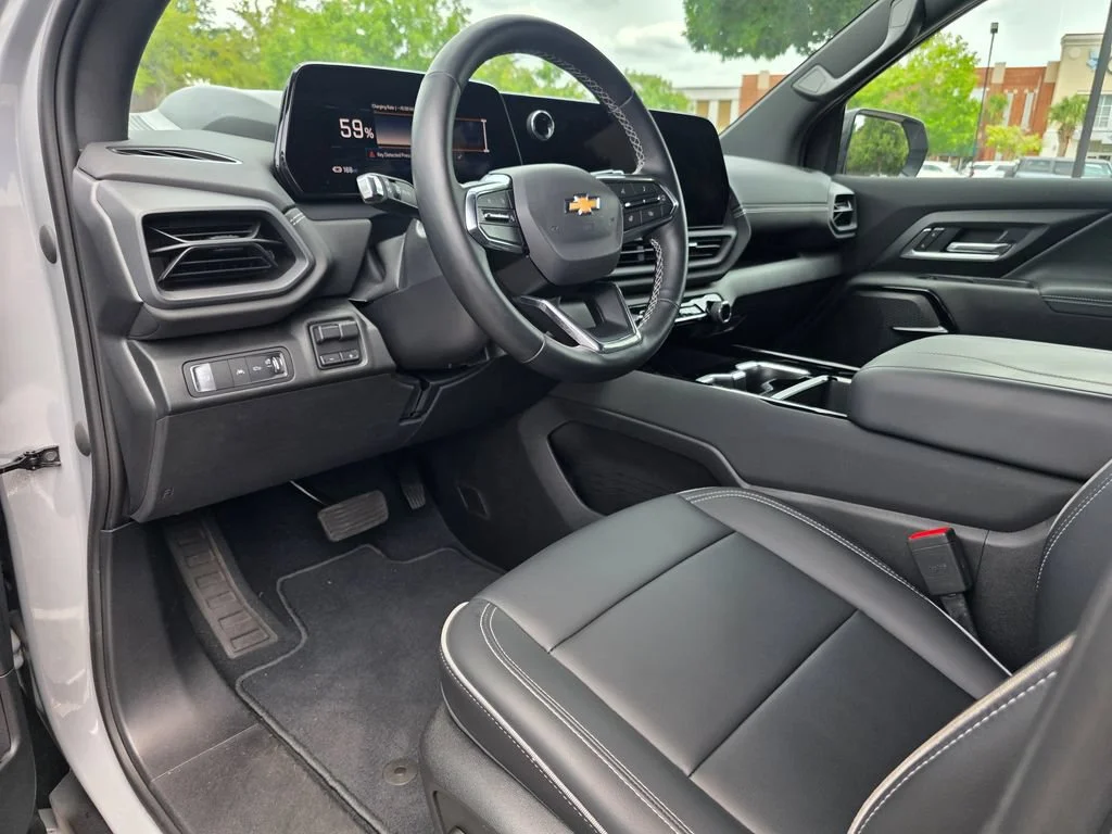 Used 2026 Slate Gray Metallic Chevrolet LT - Standard Range image 11