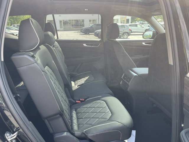New 2026 Deep Black Pearl Volkswagen 2.0T SEL Premium R-Line image 11