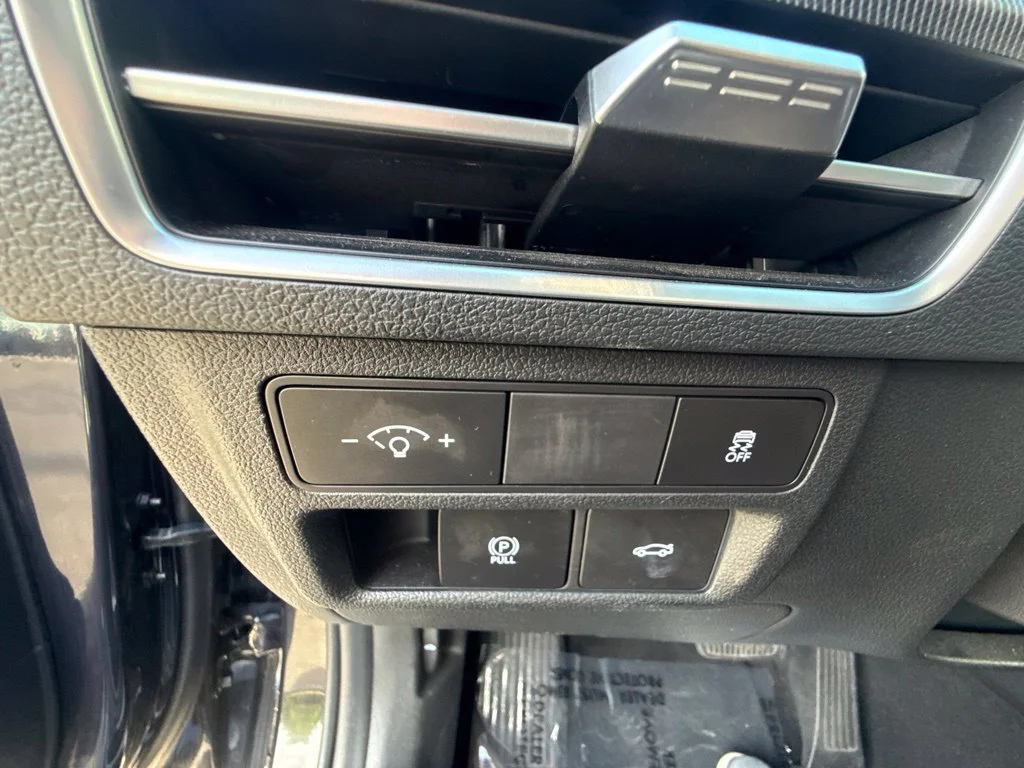 Used 2024 Blue Hyundai SEL image 17