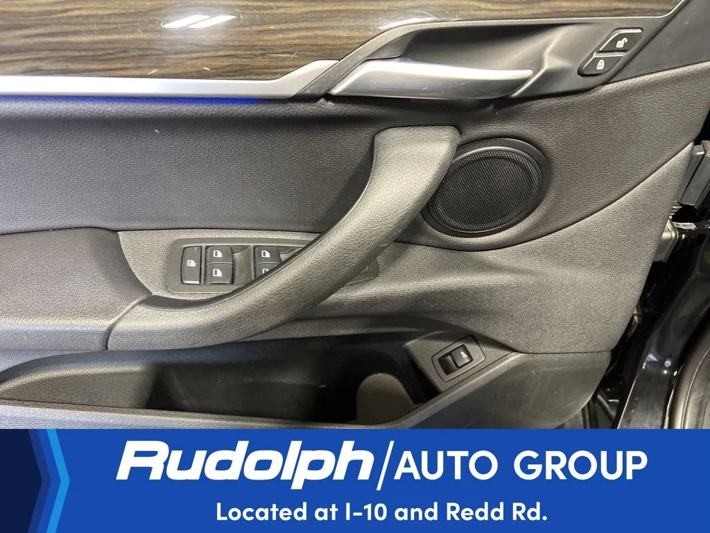 Used 2022 Black BMW xDrive28i image 10