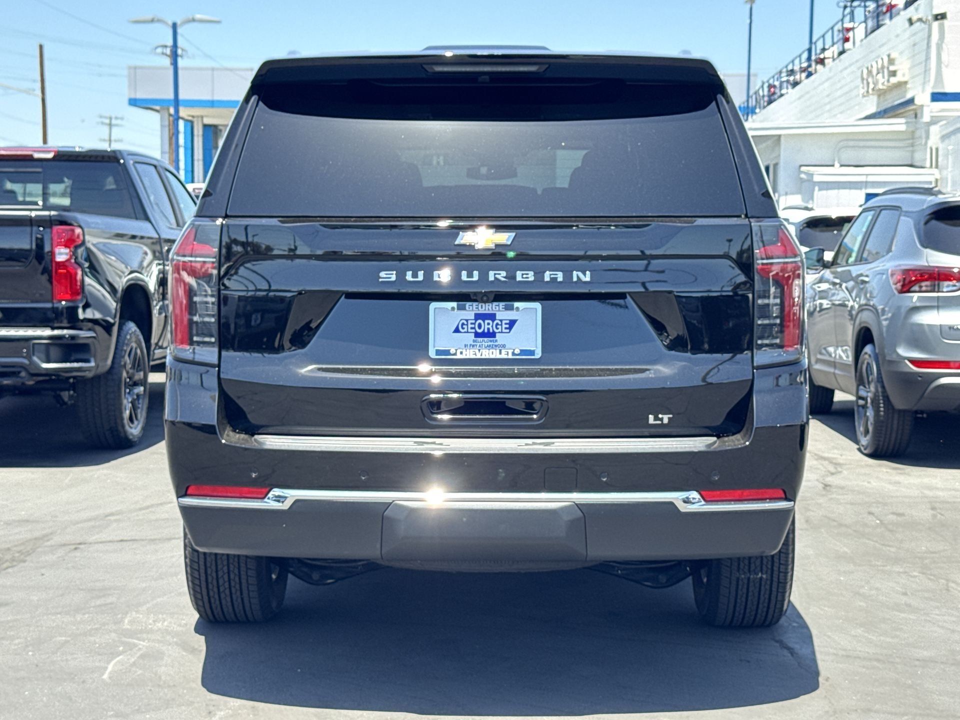 2026 Chevrolet Suburban LT - Photo 15