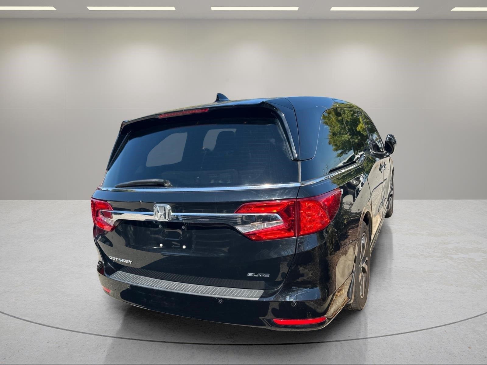Used 2018 Crystal Black Pearl Honda Elite image 15