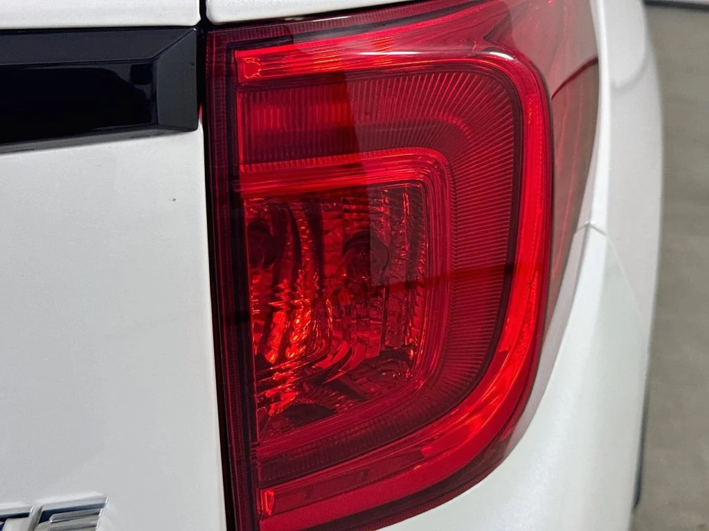 Certified Used 2023 White Honda Elite image 36