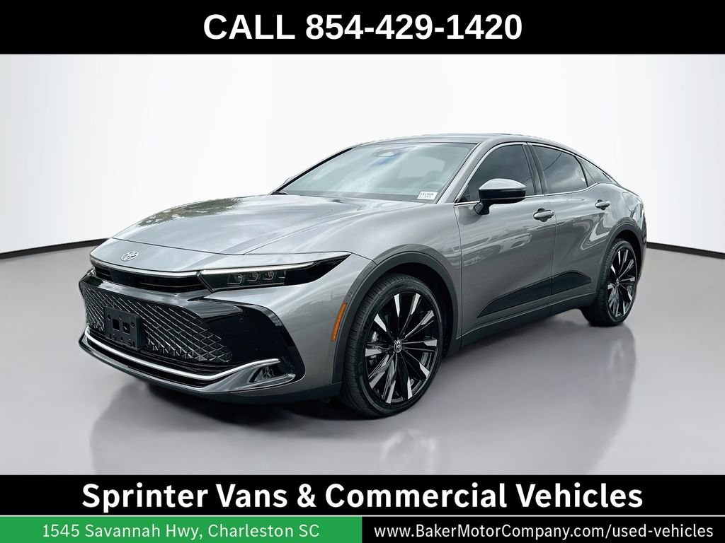 Used 2025  Toyota Platinum image 1