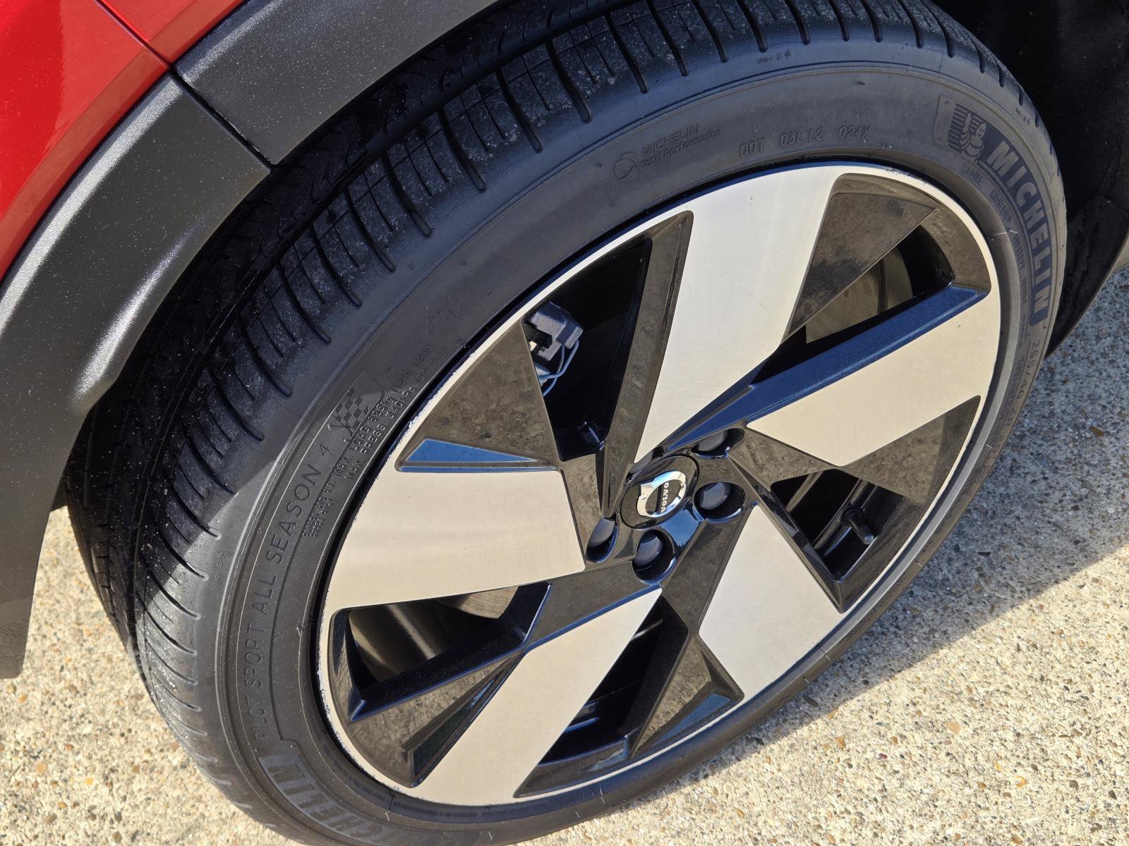 Used 2023 Fusion Red Metallic Volvo Ultimate image 12