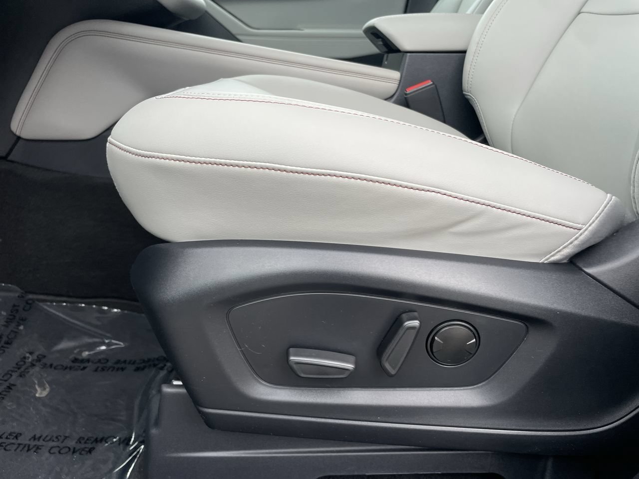 New 2026 Star White Metallic Tri-Coat Ford Active image 19