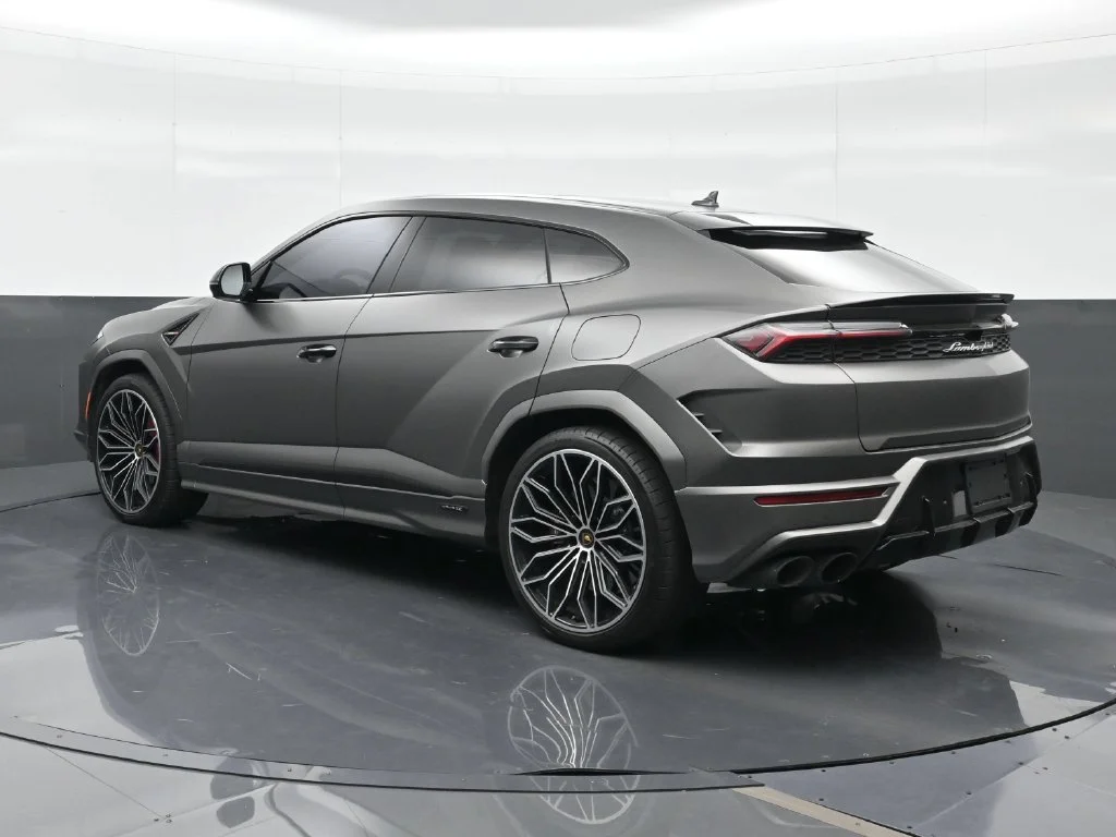 Used 2025 Gray Lamborghini SE image 3