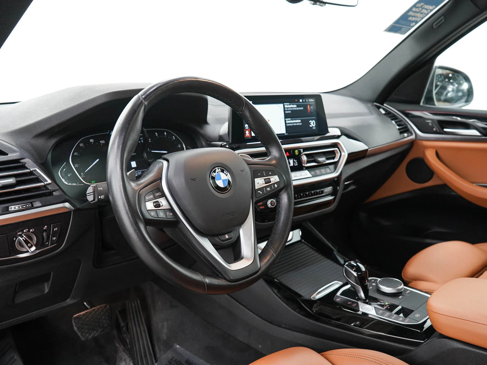 Used 2022 Black BMW xDrive30i image 25