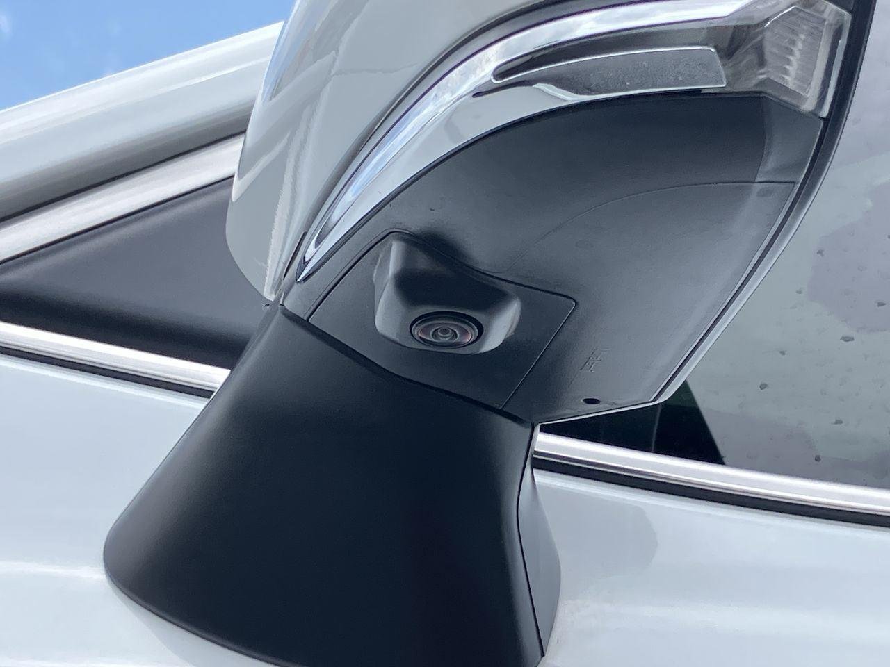 Used 2025 White (Wind Chill Pearl) Toyota XLE image 12