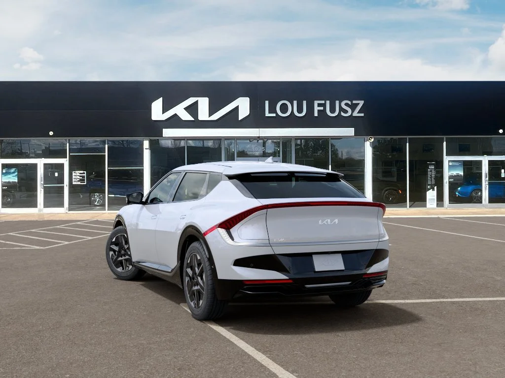 New 2026 Glacial White Pearl Kia Wind image 4