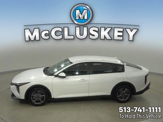 Used 2025 White Kia LXS image 31