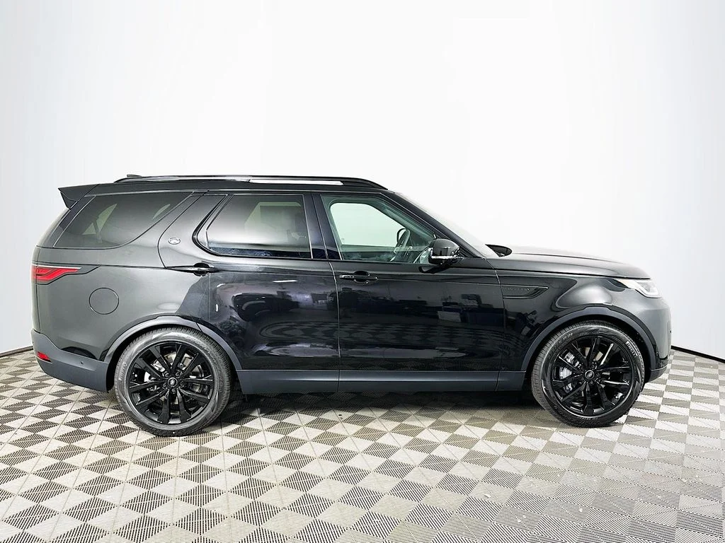 New 2026 Santorini Black Land Rover S image 4