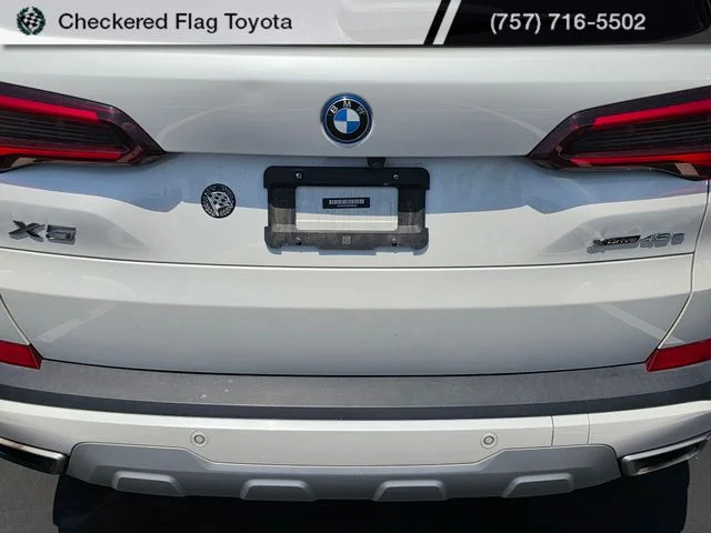 Used 2023 White Metallic BMW xDrive45e image 9