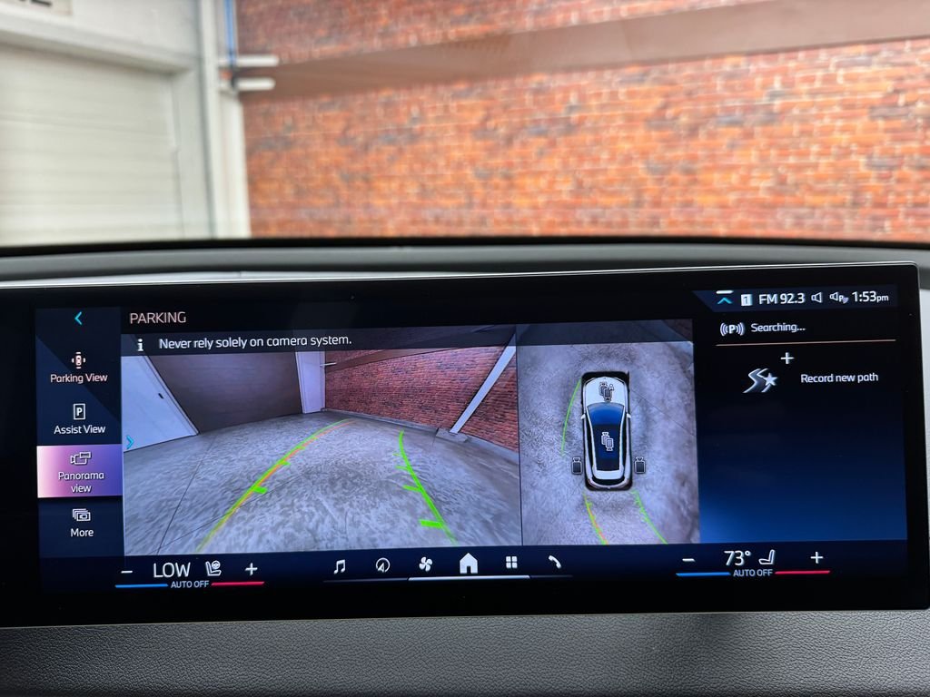 2026 BMW iX 60 - Photo 22