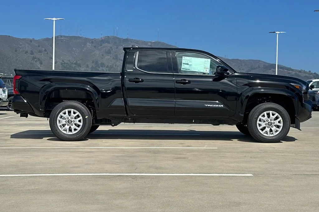 New 2026 Black Toyota  SR5 image 3