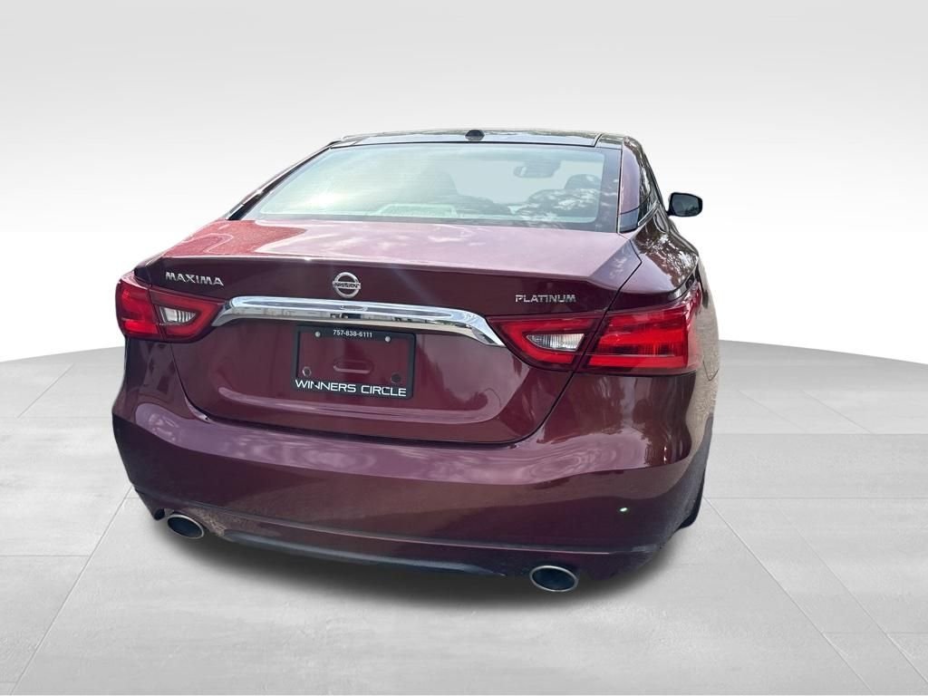 Used 2017 Red Nissan Platinum image 12