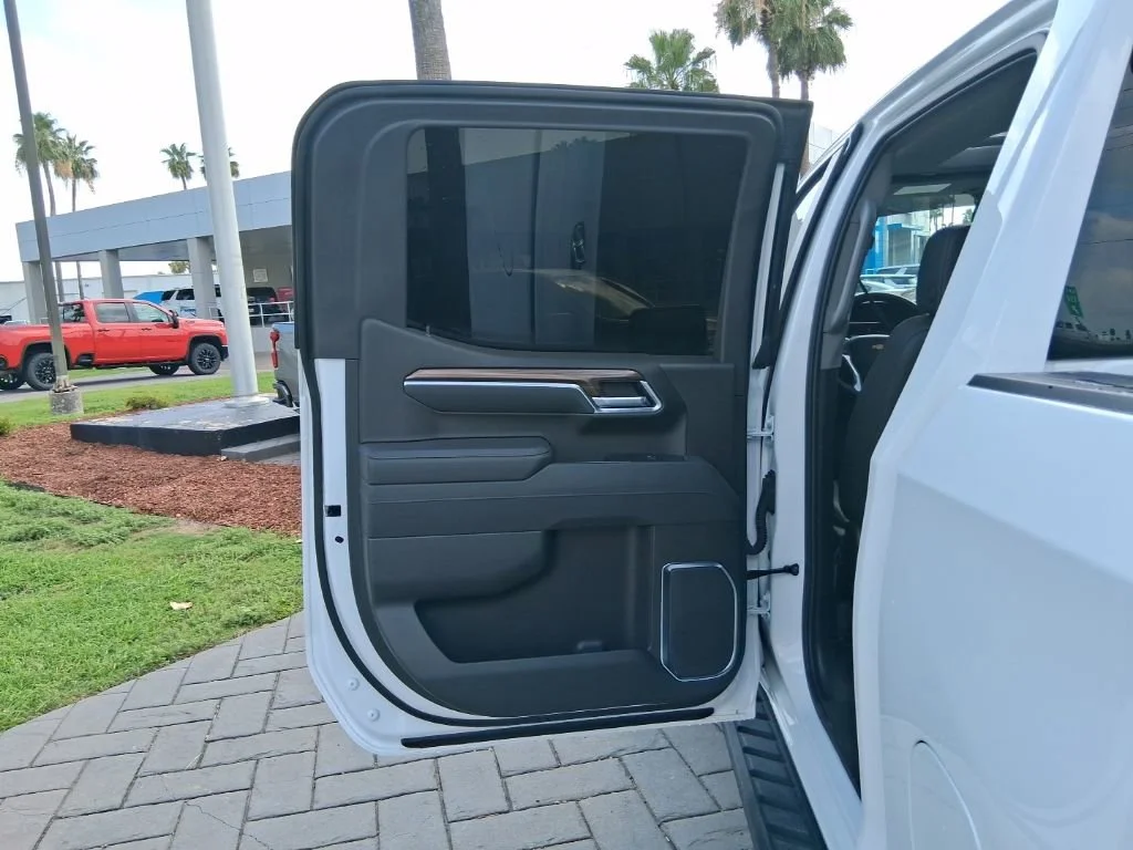 Used 2025 Summit White Chevrolet LT Trail Boss image 19