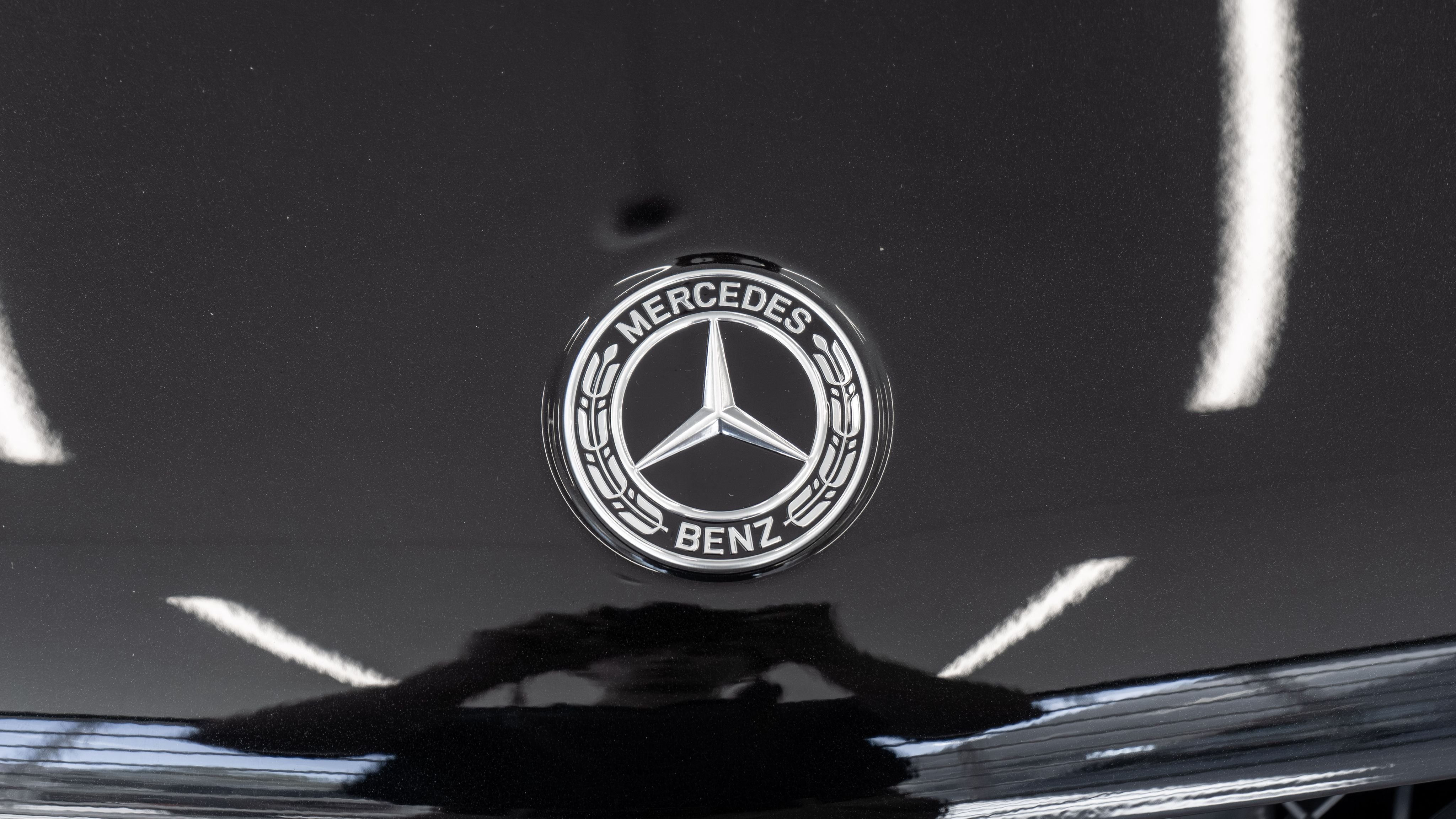 New 2026 Obsidian Black Metallic Mercedes-Benz GLE 580 image 5