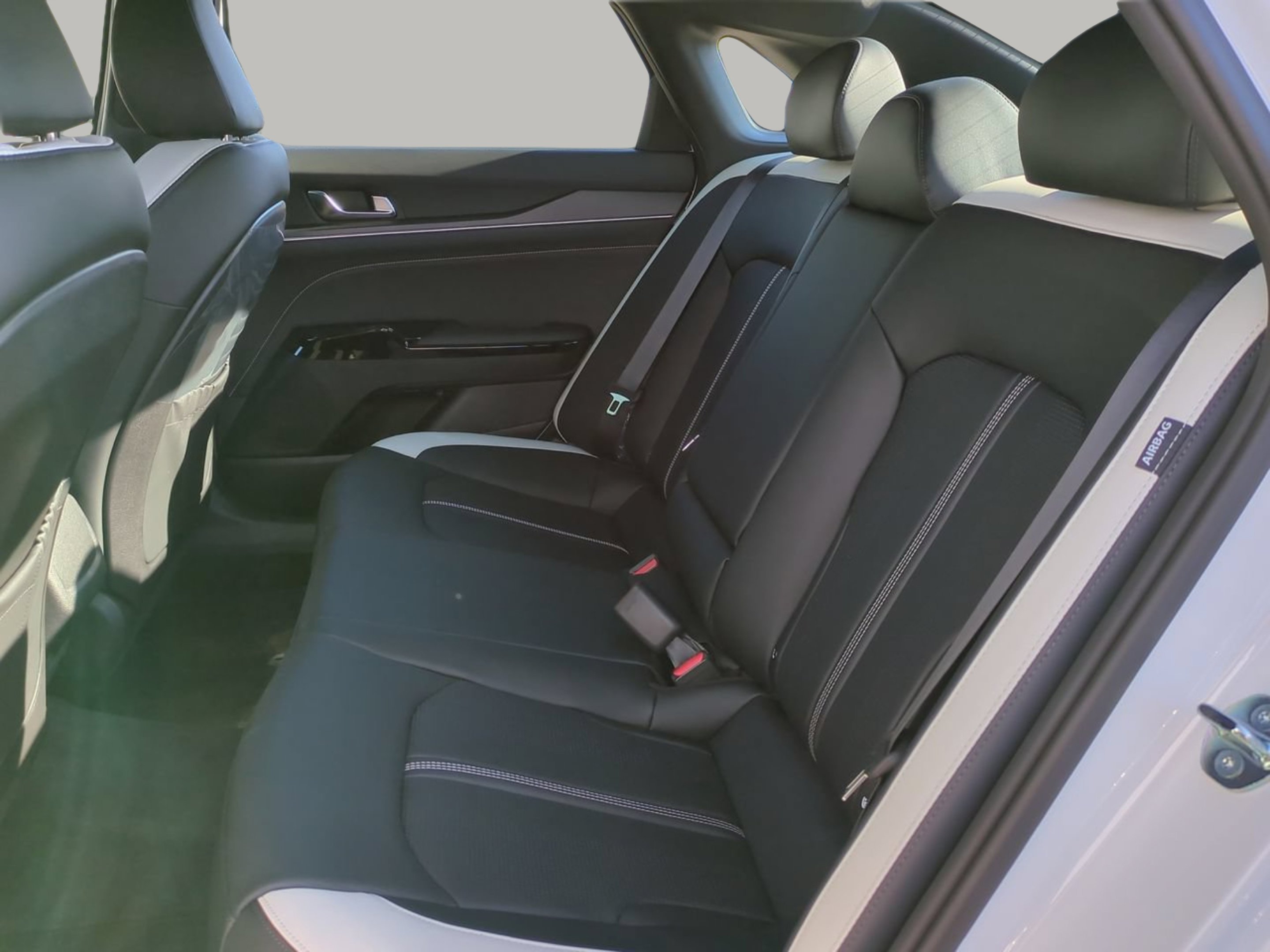 New 2026 Snow White Pearl Kia GT-Line image 11