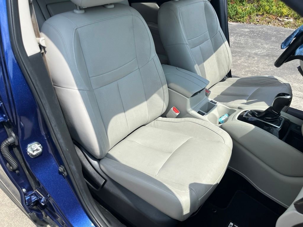 Used 2019 Blue Nissan SL image 34