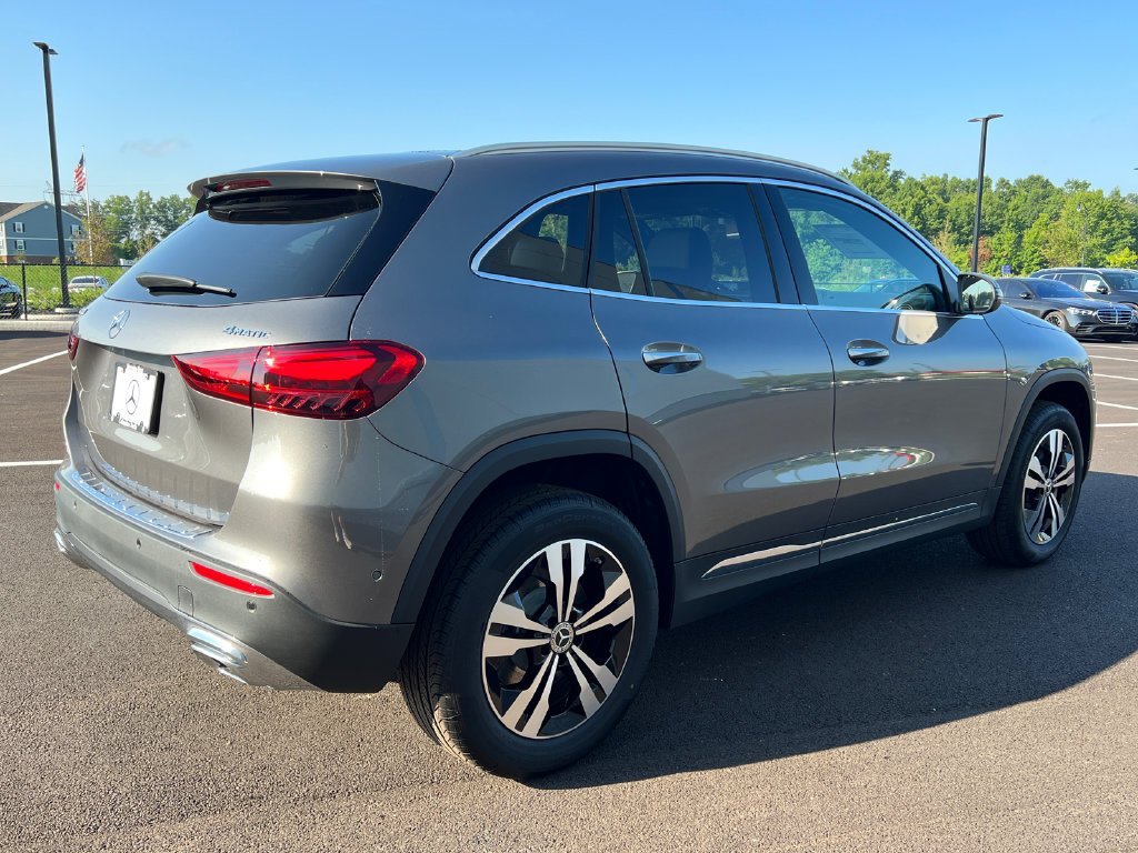 New 2026 Mountain Grey Metallic Mercedes-Benz GLA 250 image 8