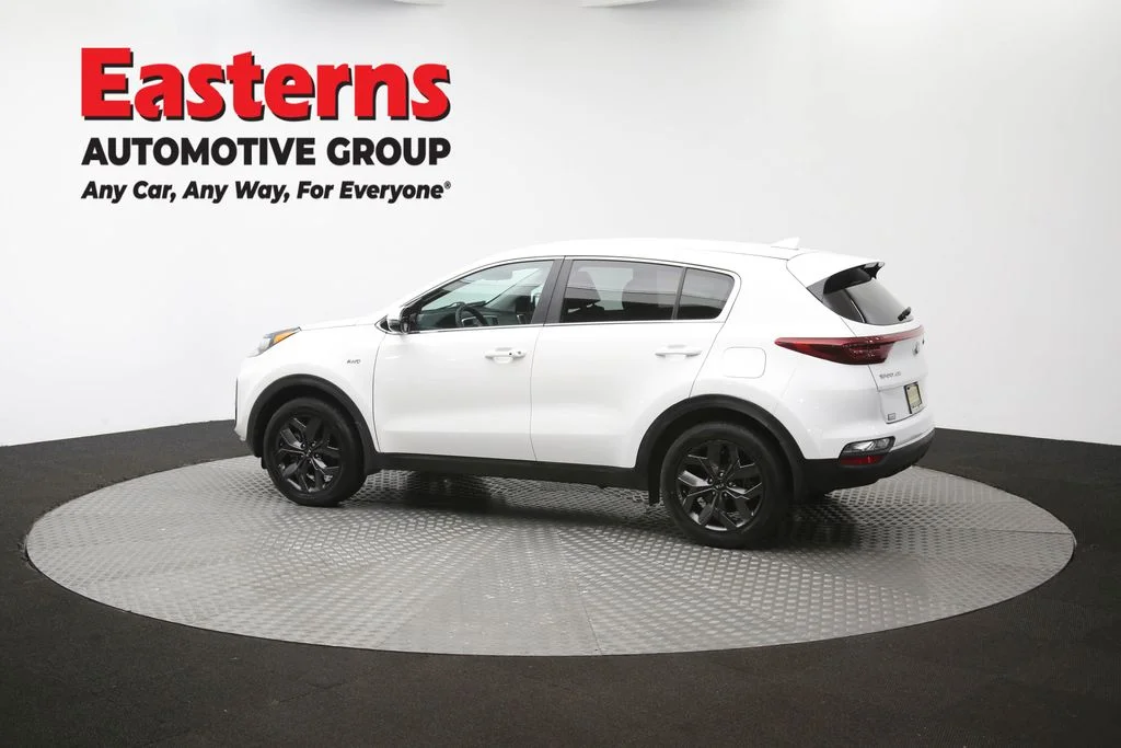 Used 2022 White Kia LX image 60