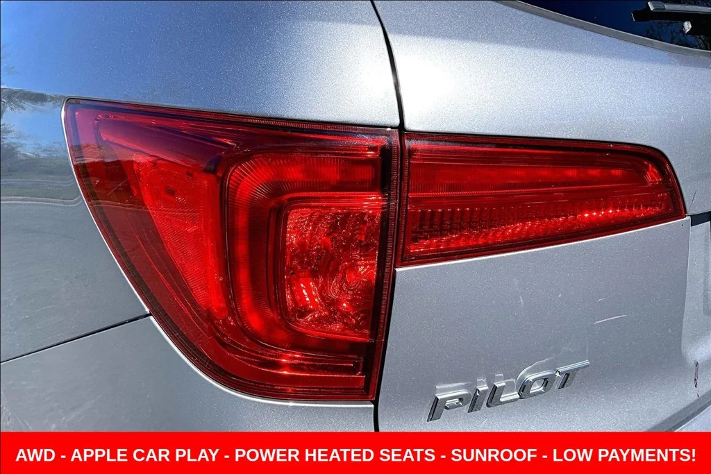 Used 2016  Honda EX-L image 29