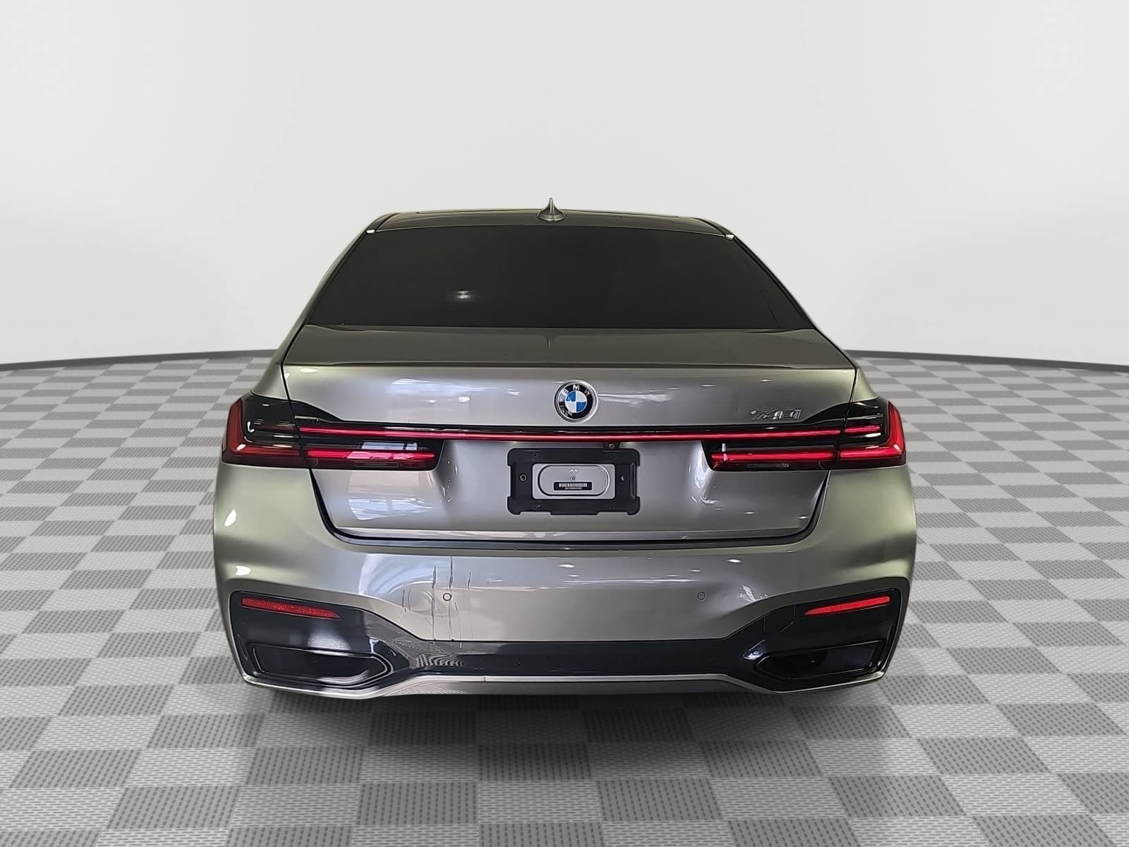 Used 2021 Gray BMW 740i image 7