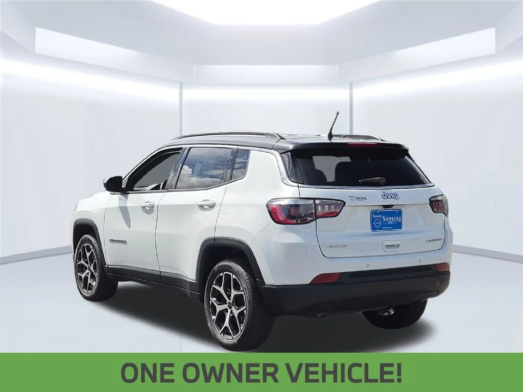 Used 2025 White Jeep Limited image 4