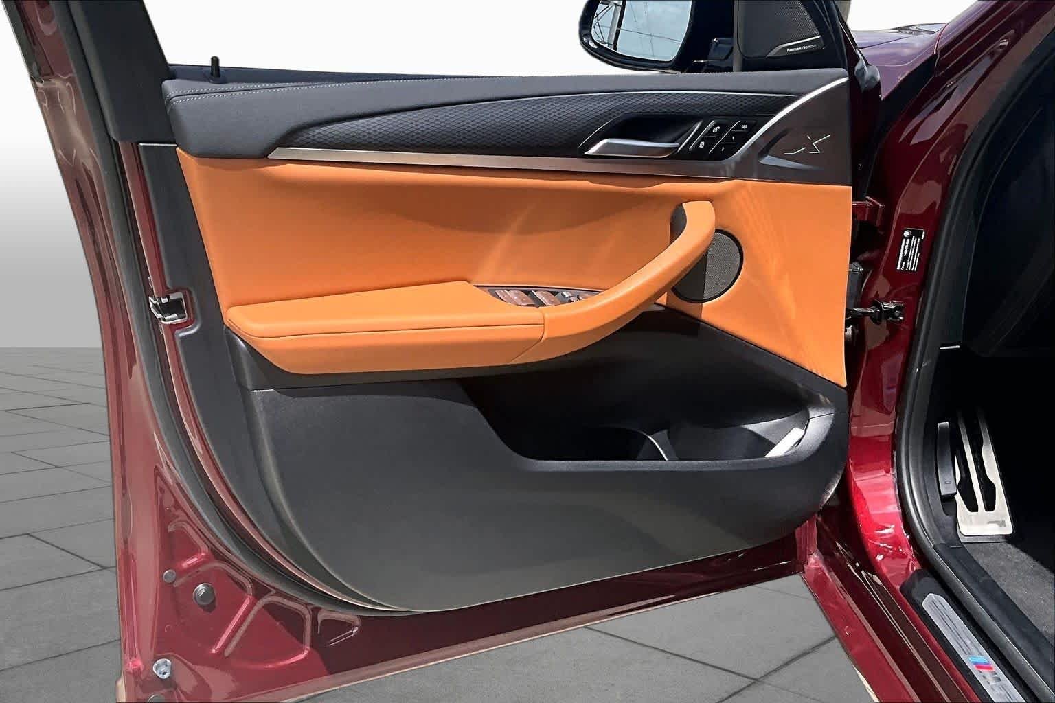 Used 2023 Aventurin Red Metallic BMW sDrive30i image 25