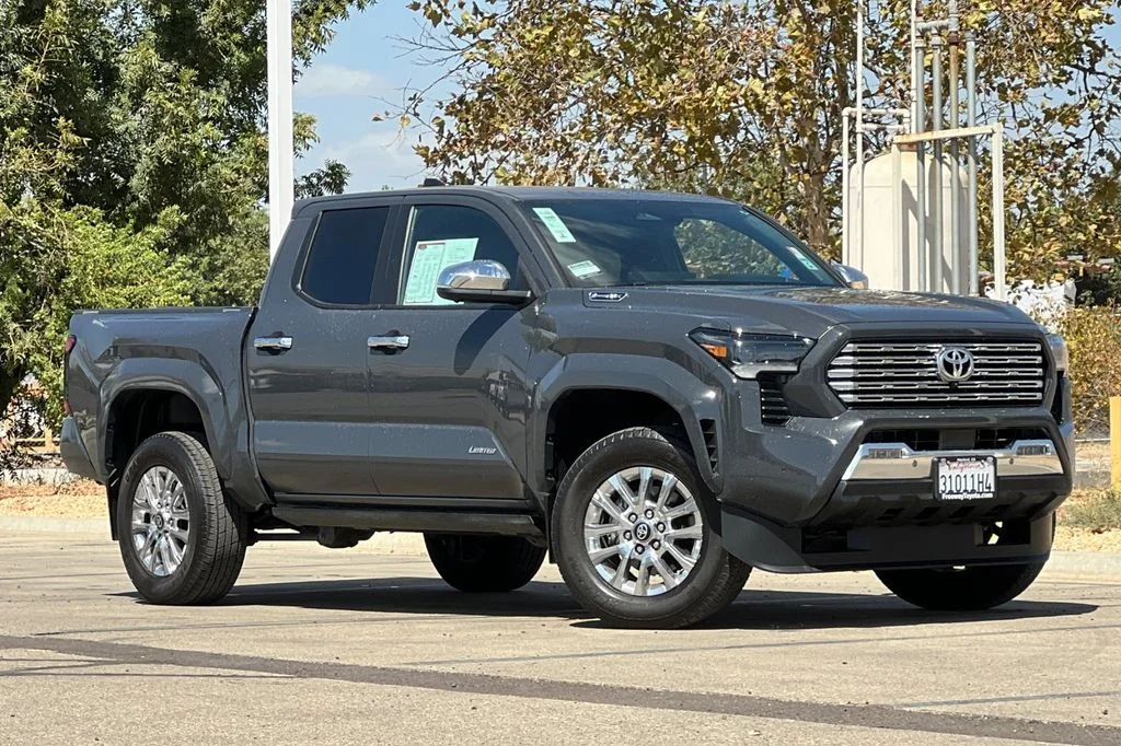 Certified Used 2025  Toyota Limited image 2