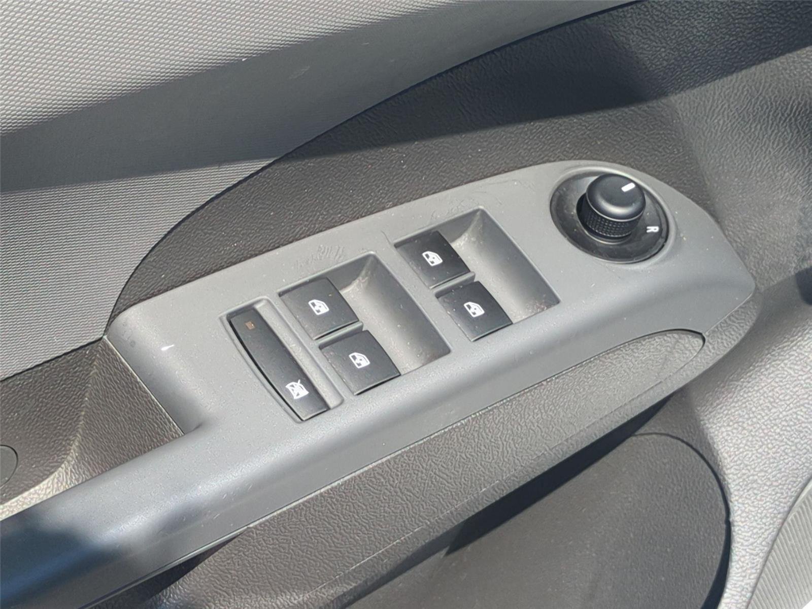 Used 2018 Summit White Chevrolet LT image 16
